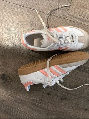 adidas White & Peach Low-Top Sneakers with Gum Sole